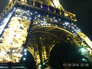UNE VISITE AU MARCHE DE NOEL DE PARIS