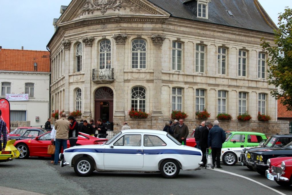 rallye cartoraphique artois lys 2012
la grange au damier st venant anciennes mg porsche alpine ferrari r8 simca alfa caterham lotus