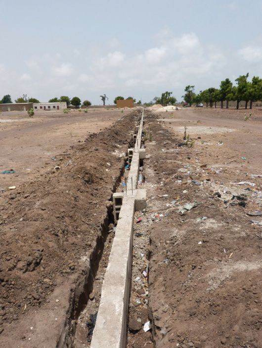 Le chantier de la clôture du collège de Mbodiène, 1er août 2014