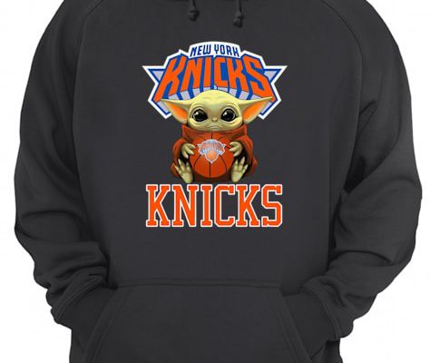Baby Yoda Hug New York Knicks Shirt