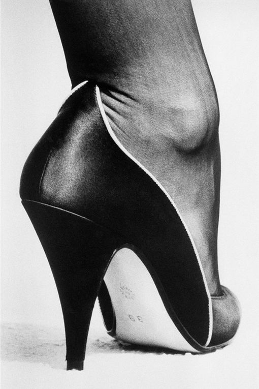 Helmut Newton "Shoe", "Dummy and human" (1976), "Varnuschka" (1976), "Woman being filmed" (1989)