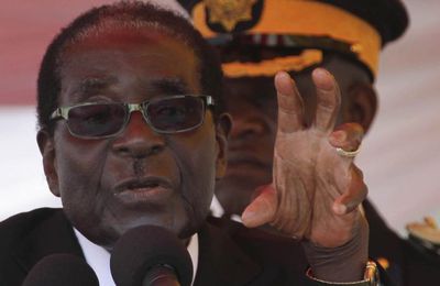 Zimbabwe: Robert Mugabe évince sa vice-présidente Joice Mujuru