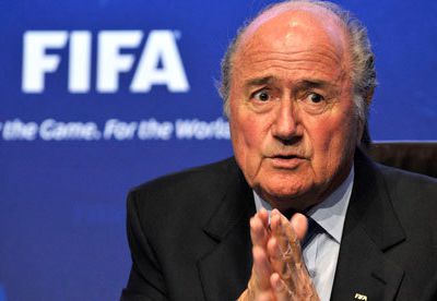 Préoccupé par un avenir orageux et corrompu, Sepp Blatter démissionne!