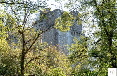 Urbex à Saint-pierre de Côle autour du Château de Bruzac, une histoire millénaire