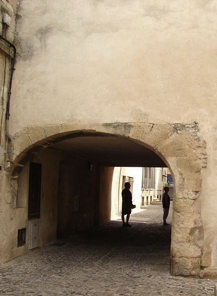 les juiveries de l'Ancien Comtat Venaissin / porte de l'ancienne juiverie de Cavaillon / "La juiverie de L'Isle" par Roselyne Anziani 