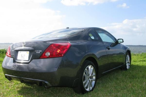 NISSAN ALTIMA COUPE, pruebas y opiniones