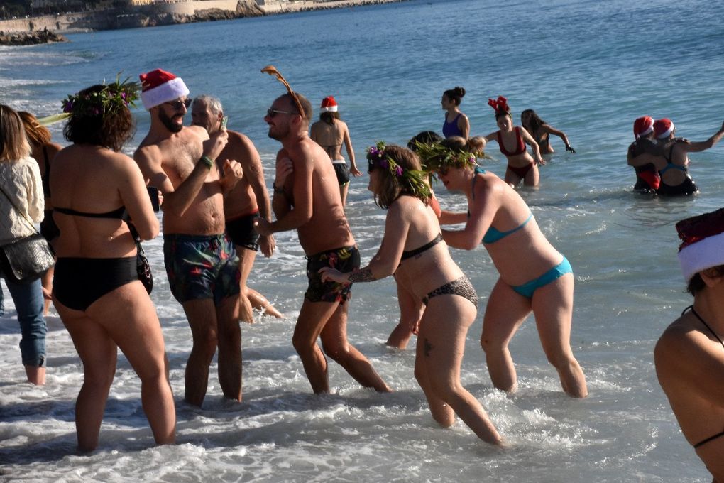 76e EDITION DU BAIN DE NOEL DEVANT L’ANGE DE LA BAIE