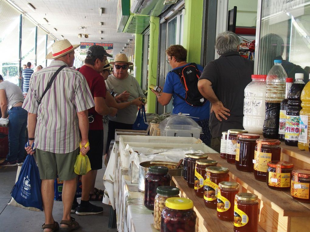 Kalamata et son célèbre marché ...