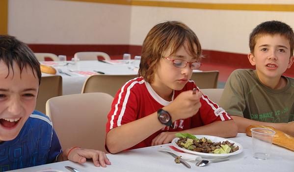 De la joie et de la bonne humeur pour le repas du basket!<br />&nbsp;&nbsp;&nbsp;&nbsp;&nbsp;&nbsp;&nbsp;&nbsp;&nbsp;&nbsp;&nbsp;&nbsp;&nbsp;&nbsp;&nbsp;&nbsp;&nbsp;&nbsp;&nbsp;&nbsp;&nbsp;&nbsp;&nbsp;&nbsp;&nbsp;&nbsp;&nbsp;&nbsp;&nbsp;&nbsp;&nbsp;&nbsp;&nbsp;&nbsp; <br />&nbsp; Bisous Nicolas.