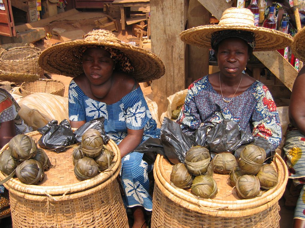 un petit pays africain mais qui est représentatif de tout ce que nous pouvons rencontrer en Afrique ocidentale