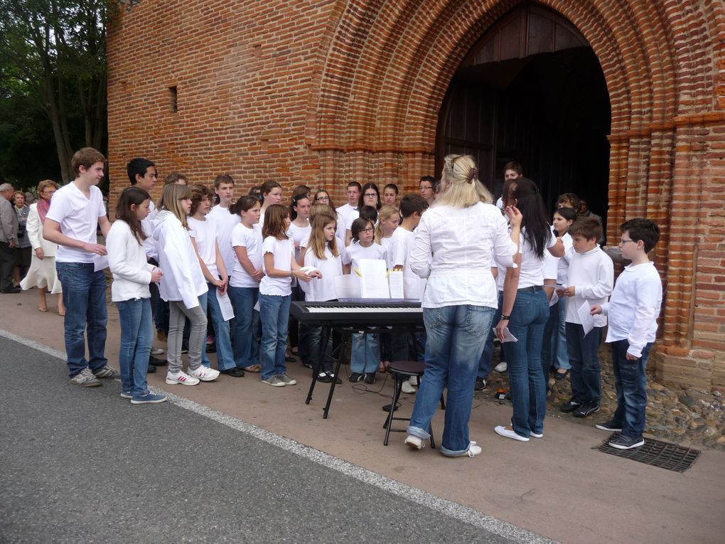 Nuit et brouillard de J.Ferrat par la chorale et les 3°4 de Mme Laporte.