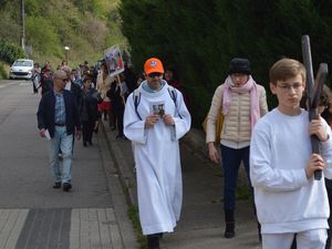 Chemin de Croix 2022 vers la grotte à Algrange