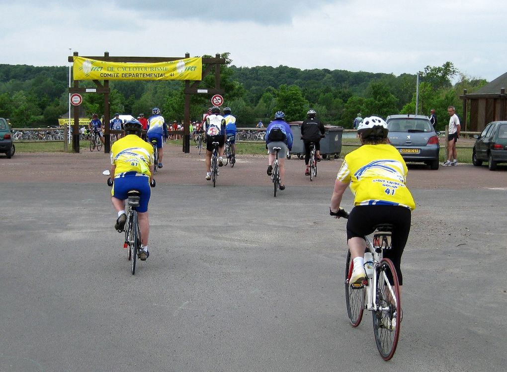 quelques photos des 14 cyclos qui participaient à ce challenge le 8 ami 2011