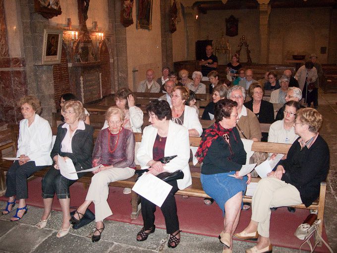 Messe du 29 mai 2010 pour le départ des trois dernières Soeurs de Caunes.
Emotions et tristesse.