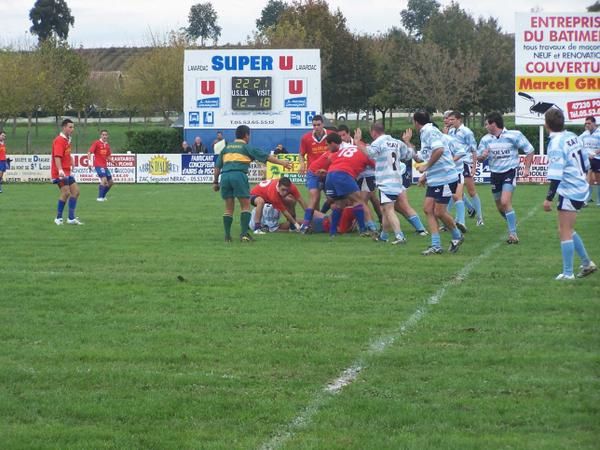 UNE VICTOIRE BIEN MERITE AVEC PEUR DE NE PAS REUSSIR DE LES BATTRES MERCVI ENCORE LES JOUEURS DE VOTRE EFFORT .