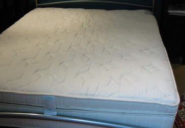 lit et matelas 160 cm/queen size bed & mattress