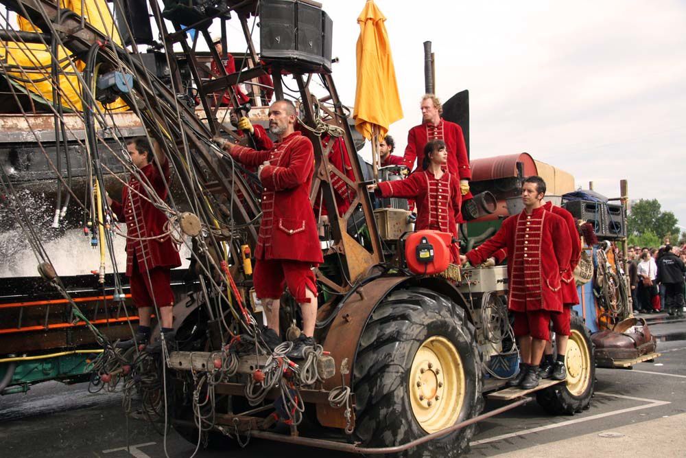 Album - Royal de Luxe Nantes 2009 Geante et Scaphandrier samedi 02