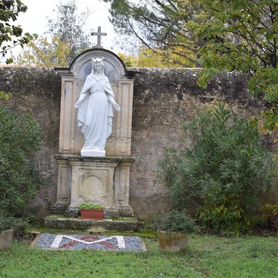 La Vierge Des Frères Maristes à Saint-Paul-Trois-Châteaux. (Drôme 26130)