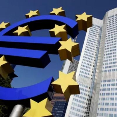 Pourquoi la Banque centrale européenne recommande de garder de l'argent liquide chez soi : "Stockez au moins 70 à 100 euros en liquide" 