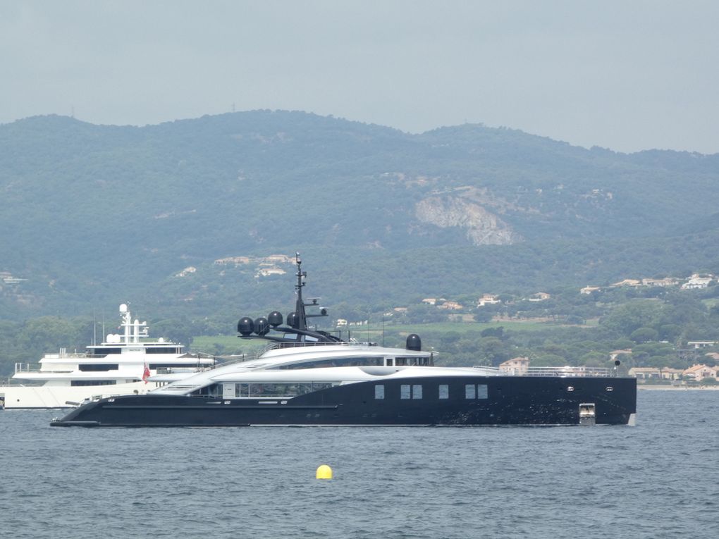 OKTO , au mouillage dans le golfe de Saint Tropez , le 12 juillet 2021