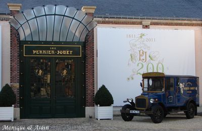 PORTE AVENUE DE CHAMPAGNE