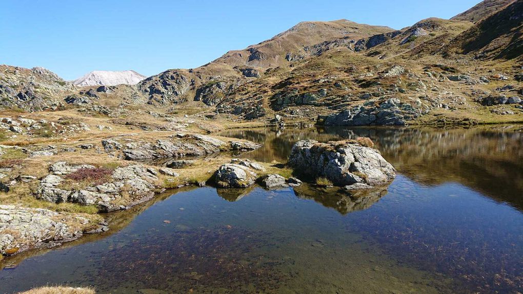 Mehr schiebend als fahrend bezwingen wir am 2. Tag den Radstädter Tauern über die Seekarscharte nach Obertauern. Der wunderschöne Oberhüttensee und der Johannesfall sind weiter Highlights dieses 2. Tages, der uns über die Gnadenalm nach Radstadt führte.