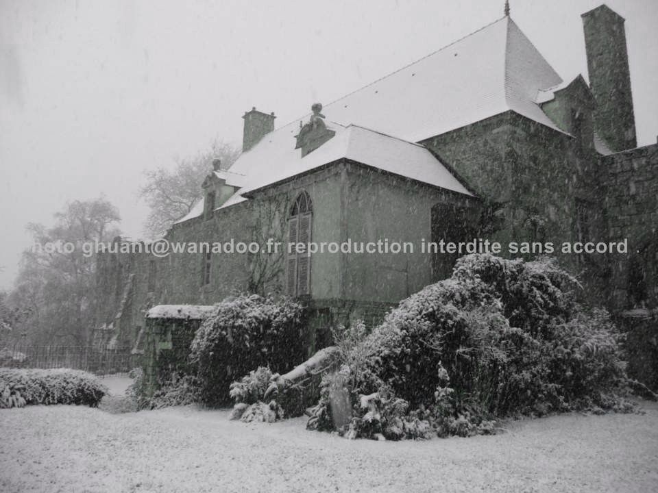 L'abbaye de Beauport le 1er décembre 2010 sous la neige. Mais les plus grosses chutes étaient encore à venir...