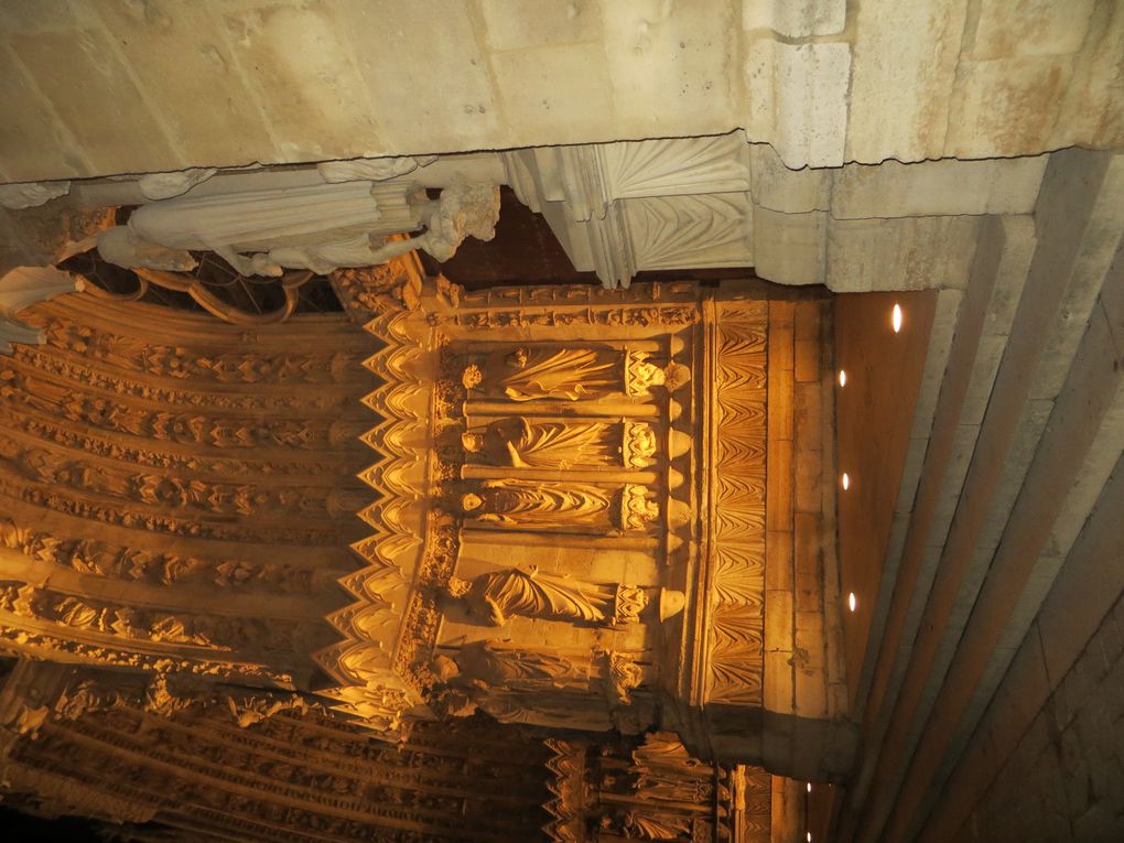 Je ne me lasse pas de photographier la Cathédrale de Reims qui est restaurée d'année en année .