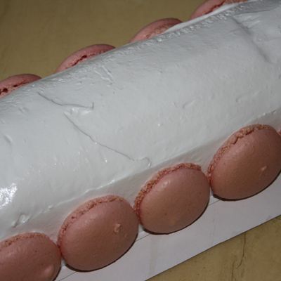 Buche de Noël mousse sabayon, framboises et meringue