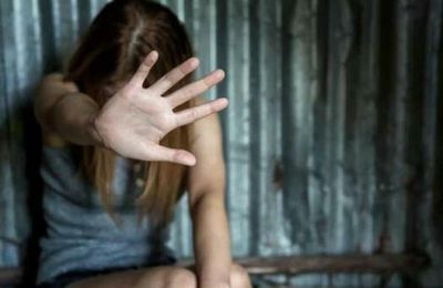 PRIMO PIANO E ANTEPRIMA Bambina 12enne stuprata in casa: «Abusi da due ragazzini di 15 e 16 anni, li aveva invitati insieme a un'amica»