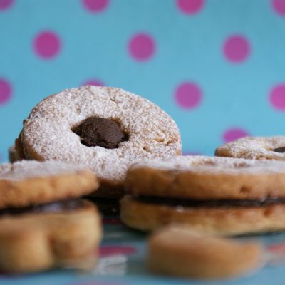 ° Sablés fenêtre à la nougatine, ganache chocolat-nutella °