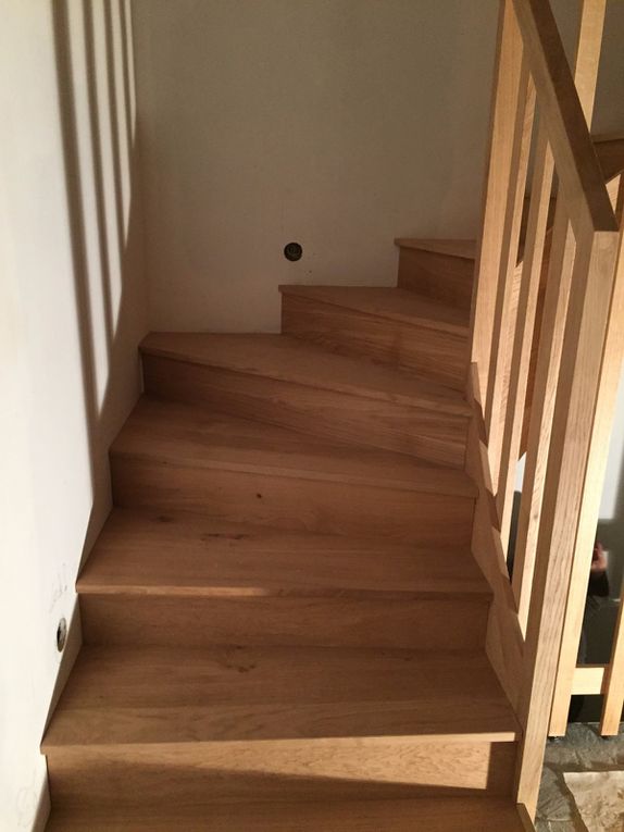 Habillage escalier béton en bois de chêne rustique