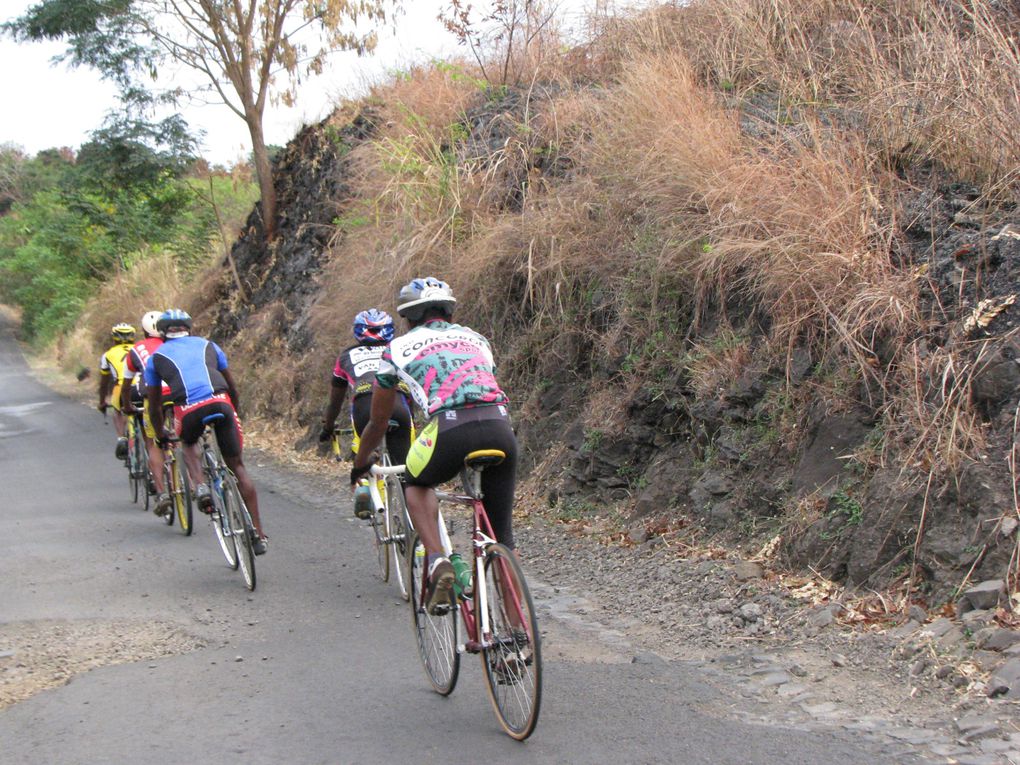 Séjour de deux membres de l'association à Sao Tomé au mois d'août 2009. 
Dons de matériels et encadrement des entraînements des 35 licenciés.
Mise en place d'un partenariat avec la fédération cycliste de Sao Tomé (FSC).