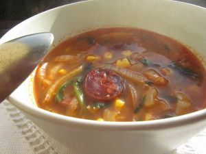 Soupe-repas au chorizo et aux légumes