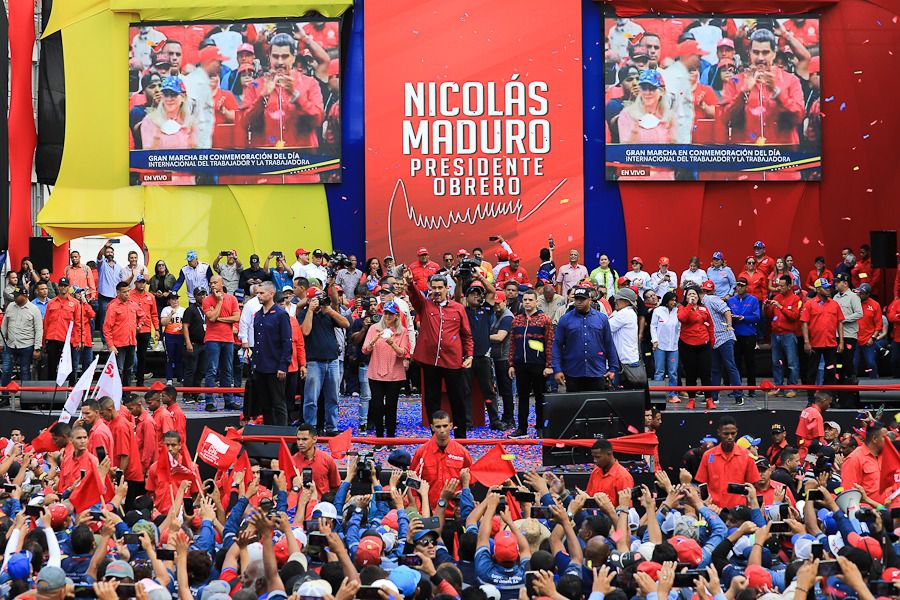 Maduro aprobó aumento de 40$ mensuales del cestaticket y el Bono de Guerra Económica elevó a 20$