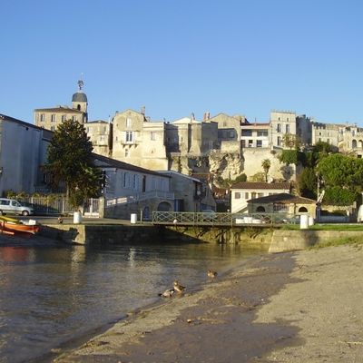 Bourg sur Gironde un village au bord de la Dordogne !