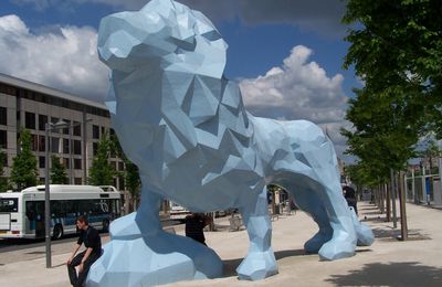 Le lion bleu de Bordeaux