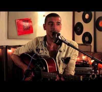 Un Beso De Desayuno - Calle 13 (Manuel Medrano Cover)