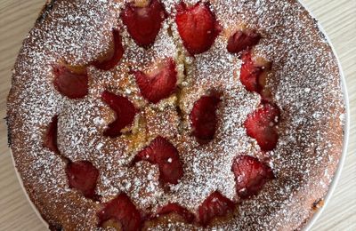 Gâteau moelleux aux fraises