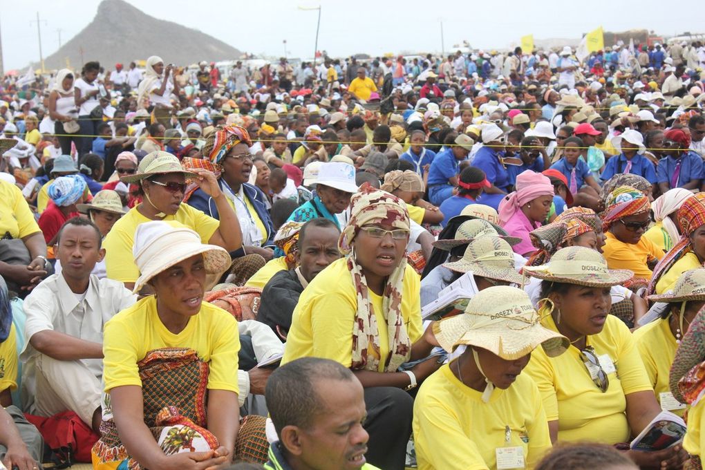 Le couple présidentiel, Andry et Mialy Rajoelina, assiste à la Grande Messe de clôture des JMJ VII MADA, à Bitahitry, Antsiranana.