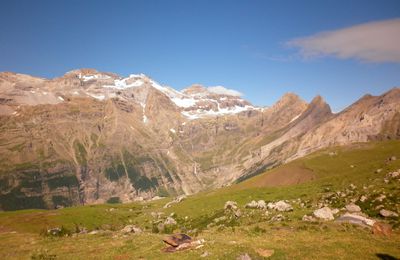 Pourtant que la montagne est belle !..