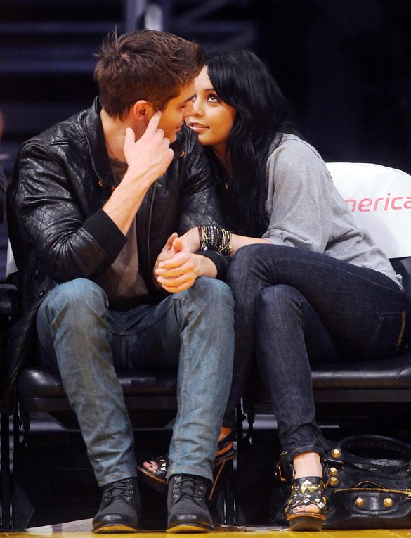 Album - Zac At &quot;LA Lakers vs &quot;Charlotte Bobcats&quot; &quot;NBA&quot; game Los Angeles