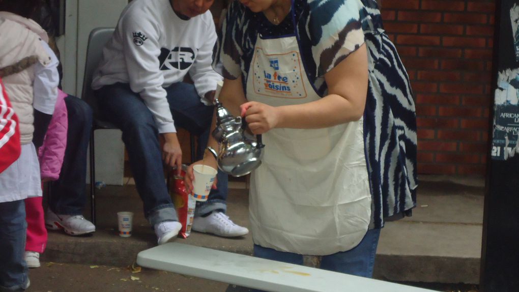 Le vendredi 27 mai 2011 a lieu la fête des voisins dans le quartier nord de Bondy organisée par l'ACEFEPI en partenariat avec le groupe I 3F.