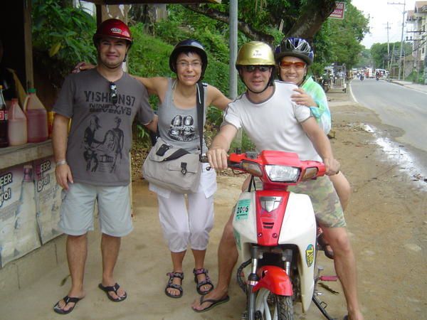 Avec Nico et Isha, jour de l'an à Boracay puis visite d'uncle ED.
Enfin l'île de Palawan et ses lagons de rêve.
Retour Manille et Week end chez Sheeba et Concon. 