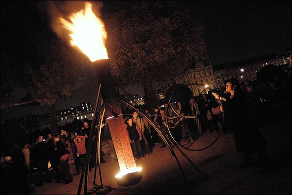 Photographiée au jardin des tuileries à l'occasion des "nuits blanches" -Paris- 6 octobre 2007