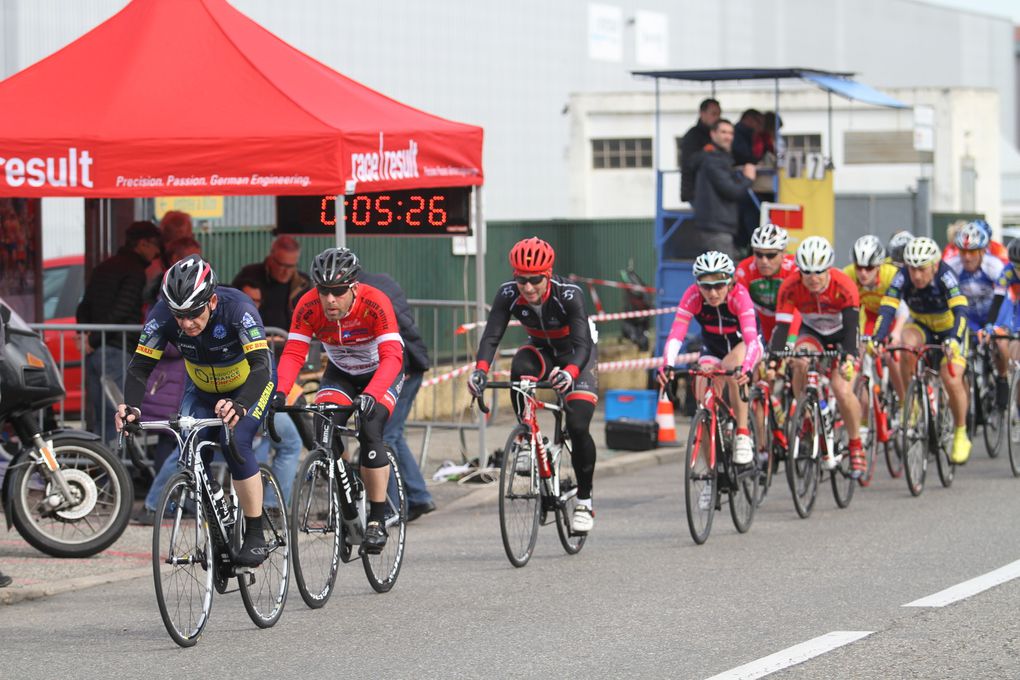 Trois cent sept coureurs ont participé au GPO de l'Amicale Cycliste du Moulin à Vent