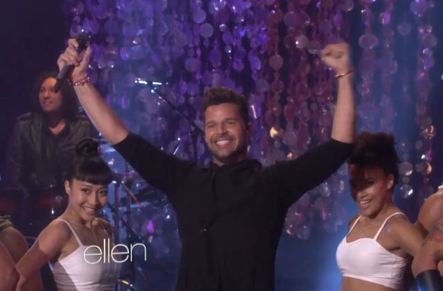 Vidéo talk Ellen de Generes : Ricky Martin interprète Vida.