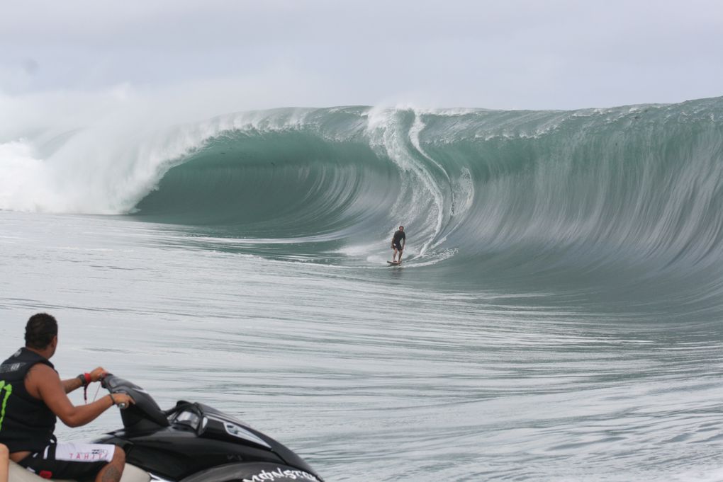 Album - VAGUES-DE-TEAHUPOO-AOUT-2011