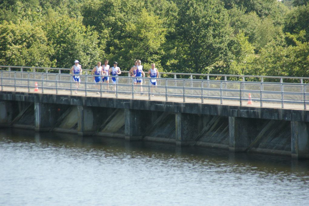 Si les triathlètes ont répondu présent, le soleil lui était au rendez-vous...