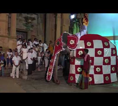 SRI LANKA : Duruthu Perahera à Kelaniya